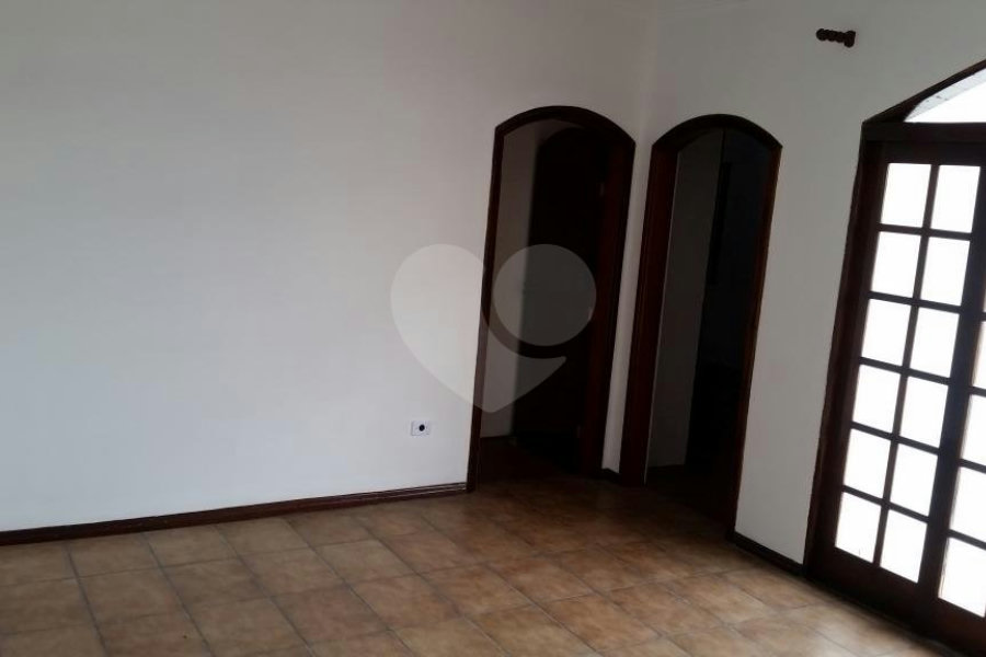 Sobrado à venda com 4 quartos em Vila Guilherme, São Paulo, SP