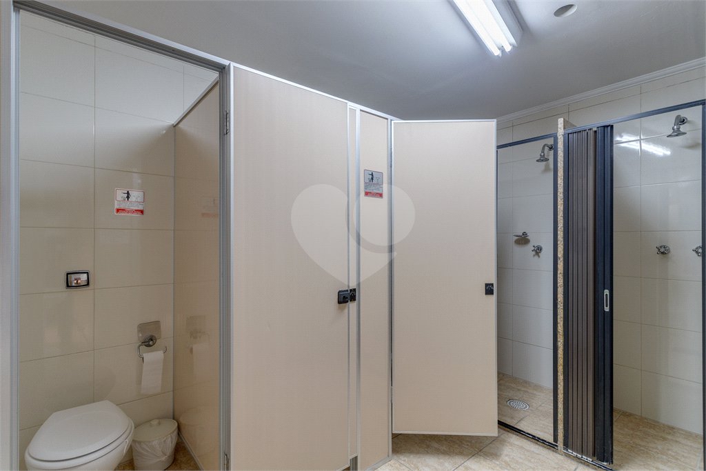 Sobrado à venda com 6 quartos em Chácara Santo Antônio, São Paulo, SP