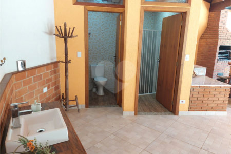 Casa à venda ou para alugar com 5 quartos, sendo 1 suíte, em Cumbari, Mairiporã, SP