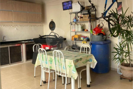 Sobrado para venda na cidade de Ibaté-SP.