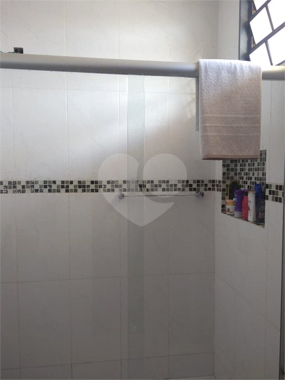 Sobrado com 4 dormitórios, sendo 1 suíte.
