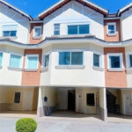 Casa à venda com 3 suítes no condomínio Residencial Jd. Floresta, São Paulo - SP