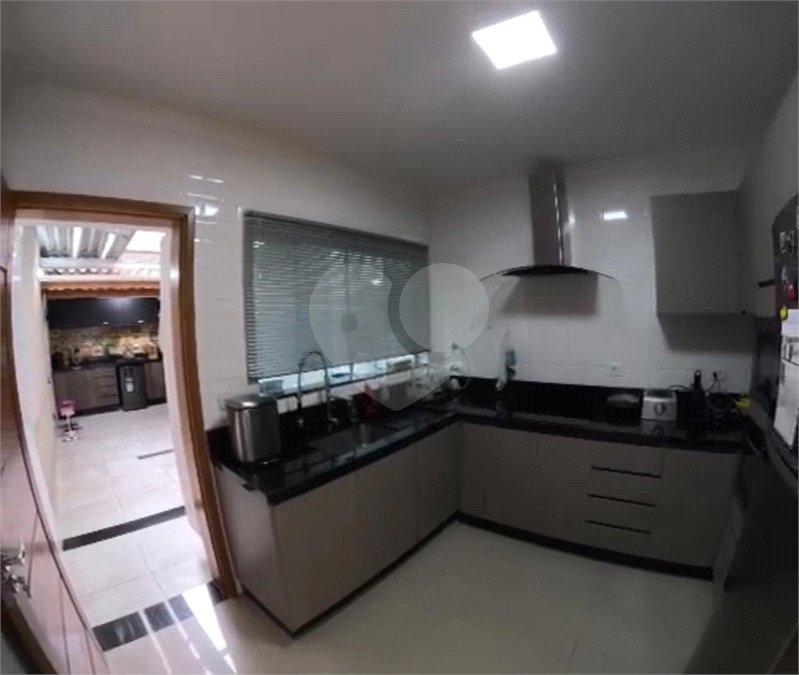 Sobrado à venda com 3 quartos, sendo 1 suíte, em Vila Lúcia, São Paulo, SP