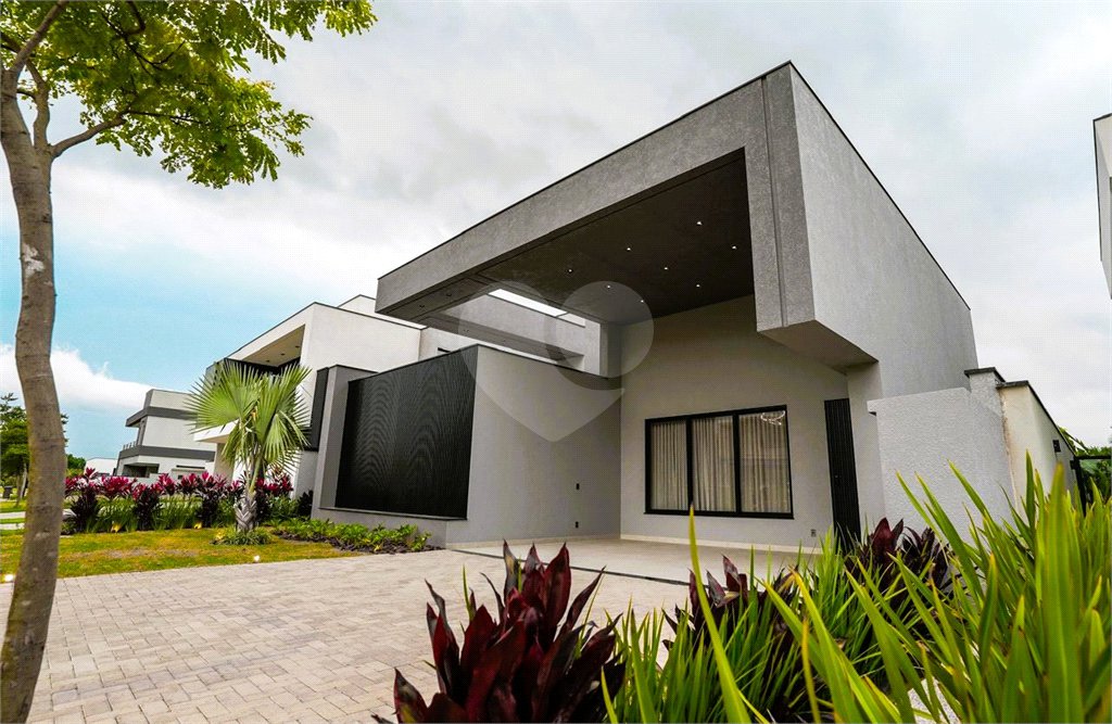 Casa à venda com 4 suítes no condomínio Alphaville Nova Esplanada 4, Votorantim - SP