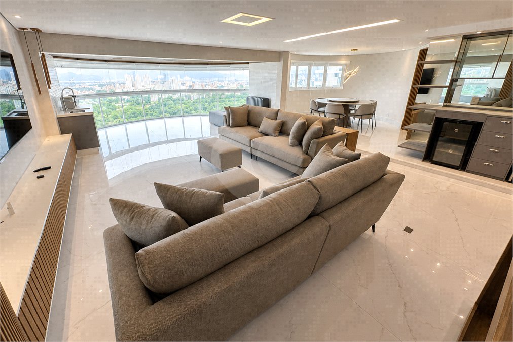 Apartamento à venda com 5 suítes em Parque Enseada, Guarujá, SP
