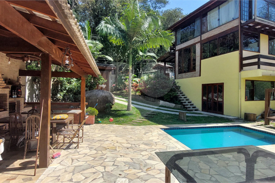 Condomínio à venda com 4 quartos, sendo 2 suítes,  em Caraguatá, Mairiporã, SP