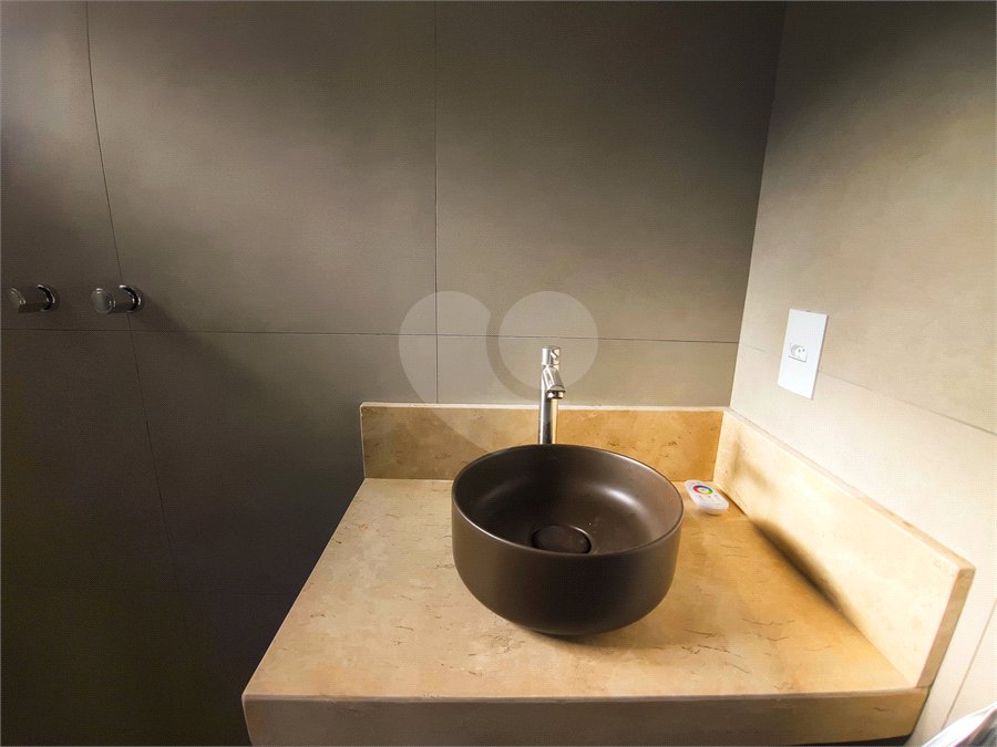 Casa à venda com 3 suítes no condomínio Terras de São Francisco, Sorocaba - SP