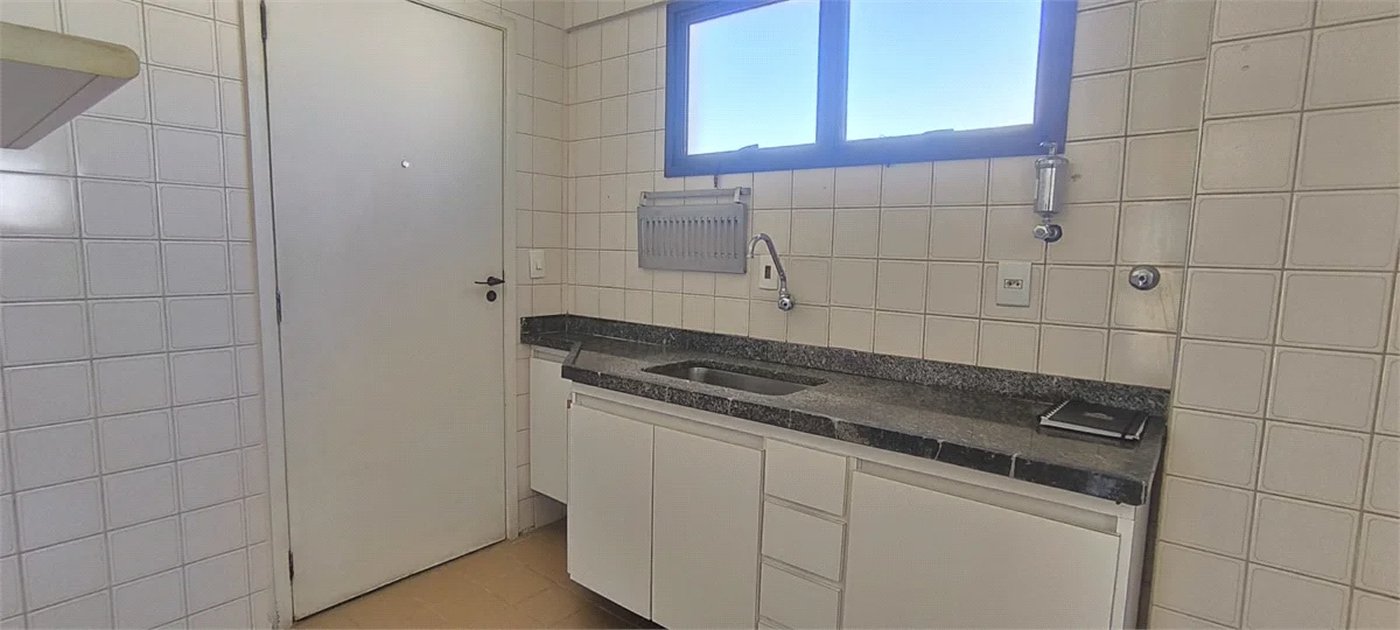 Apartamento à venda com 3 quartos, sendo 1 suíte, em Pinheiros, São Paulo, SP