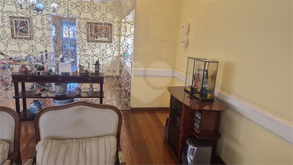 Casa à venda com 4 quartos, sendo 3 suítes,  no condomínio Chácara das Rosas, São Paulo - SP