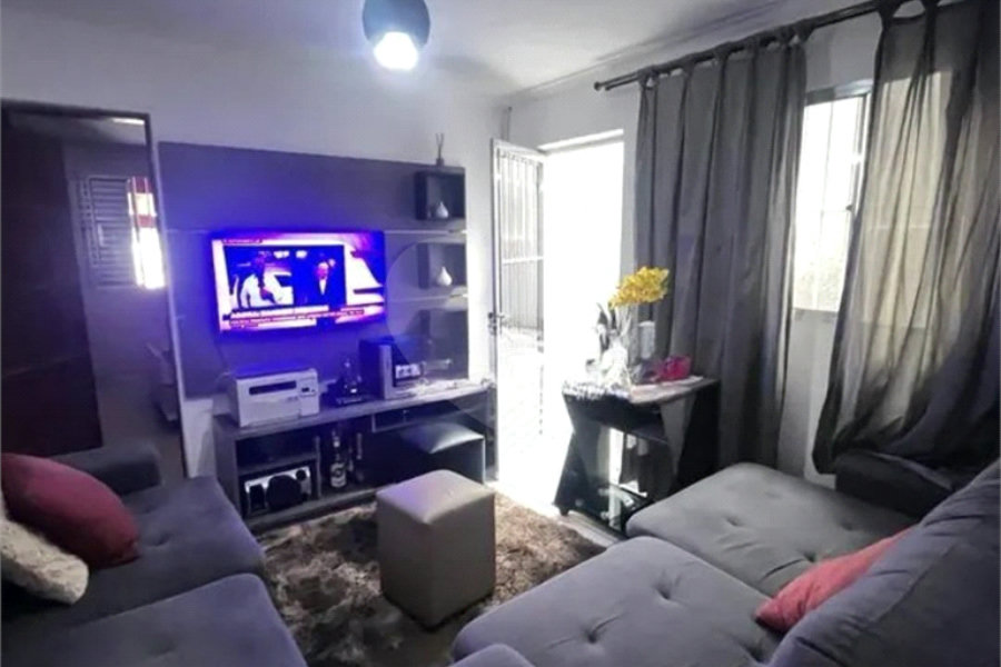 Casa à venda com 2 quartos, sendo 1 suíte, em Parque Maria Domitila, São Paulo, SP