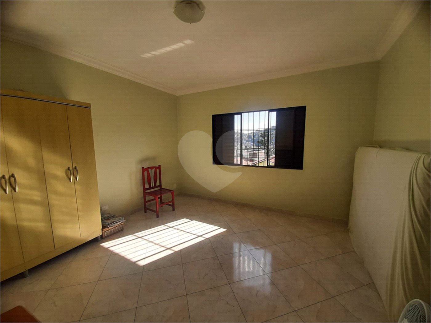 Sobrado à venda com 5 quartos, sendo 1 suíte, em Tremembé, São Paulo, SP