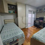 Sobrado à venda com 3 quartos, sendo 1 suíte, em Vila Nova Socorro, Mogi das Cruzes, SP