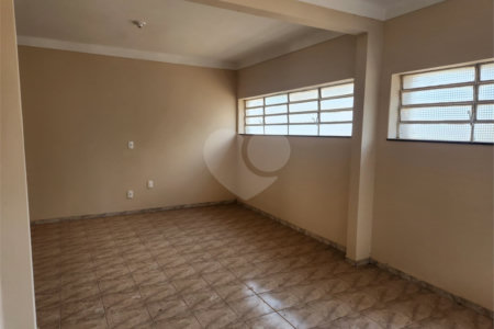 Sobrado à venda com 4 quartos, sendo 1 suíte, no Centro, Araraquara, SP