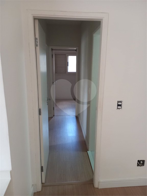Apartamento à venda com 3 quartos, sendo 1 suíte,  em Vila Olímpia, São Paulo, SP