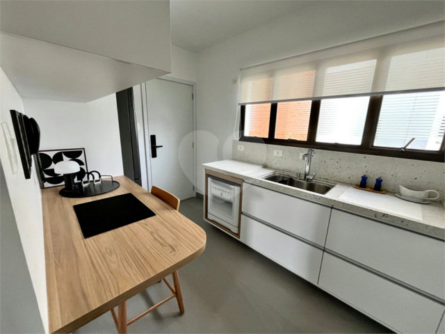 Apartamento à venda com 2 quartos, sendo 1 suíte,  em Campo Belo, São Paulo, SP