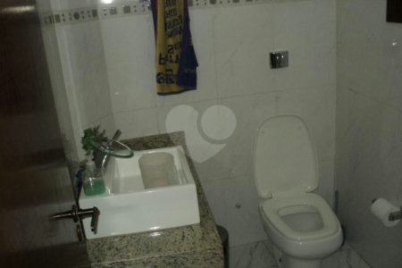 Casa Térrea à venda com 3 suítes em Vila Paulicéia, São Paulo, SP