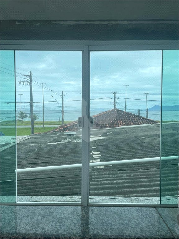 Sobrado à venda com 2 quartos, sendo 1 suíte, em Estância Balneária Hawai, Caraguatatuba, SP