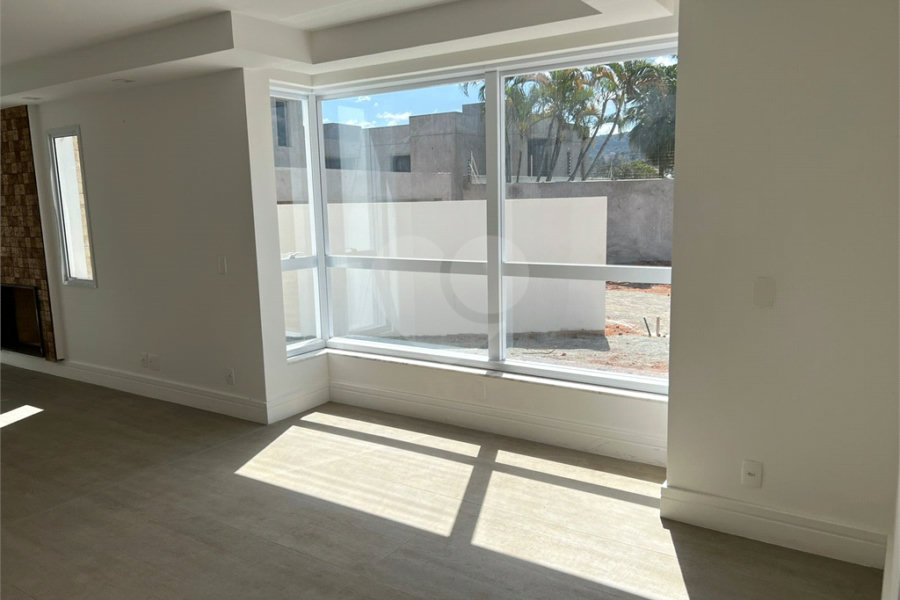 Casa à venda com 4 quartos, sendo 2 suítes, no condomínio Residencial Floresta, São Paulo - SP