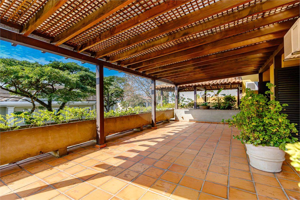 Casa à venda com 4 quartos, sendo 2 suítes, em Jardim Everest, São Paulo, SP