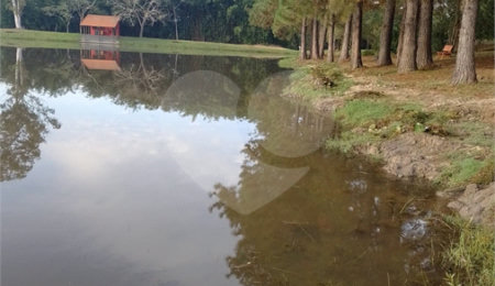 Terreno à venda em Condomínio Residencial Pinheiros do Lago, Alambari, SP
