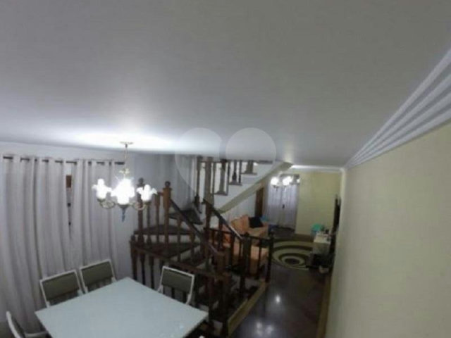 Sobrado à venda com 3 quartos, sendo 1 suíte,  em Tremembé, São Paulo, SP