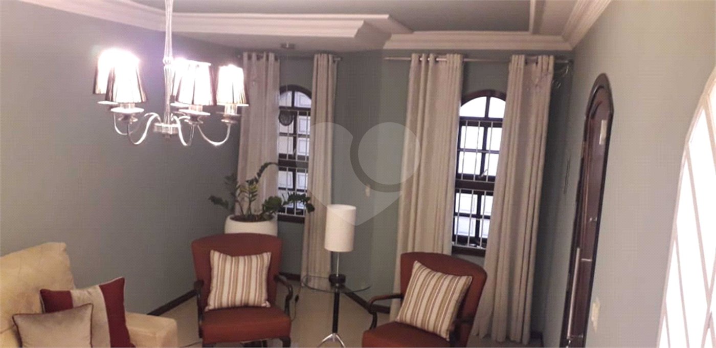 Casa à venda com 3 quartos, sendo 1 suíte, em Vila Gustavo, São Paulo, SP