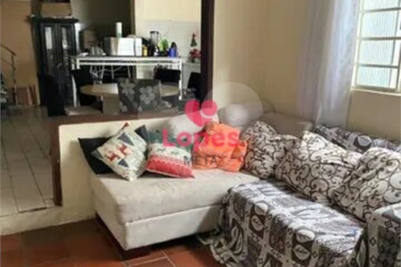 Casa à venda com 3 quartos, sendo 2 suítes, em Conjunto Residencial Trinta e Um de Março, São José dos Campos, SP