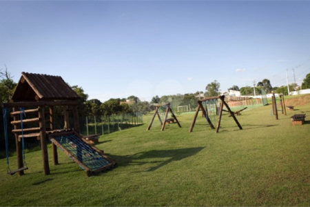 Casa à venda com 3 quartos, sendo 1 suíte, no condomínio Lago da Serra, Araçoiaba da Serra - SP