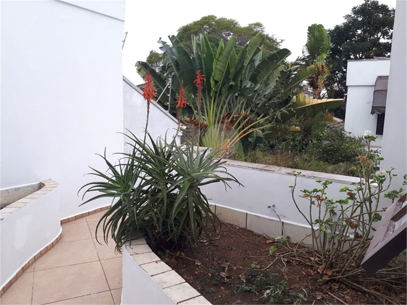 Sobrado à venda com 5 quartos, sendo 3 suítes, em Tremembé, São Paulo, SP