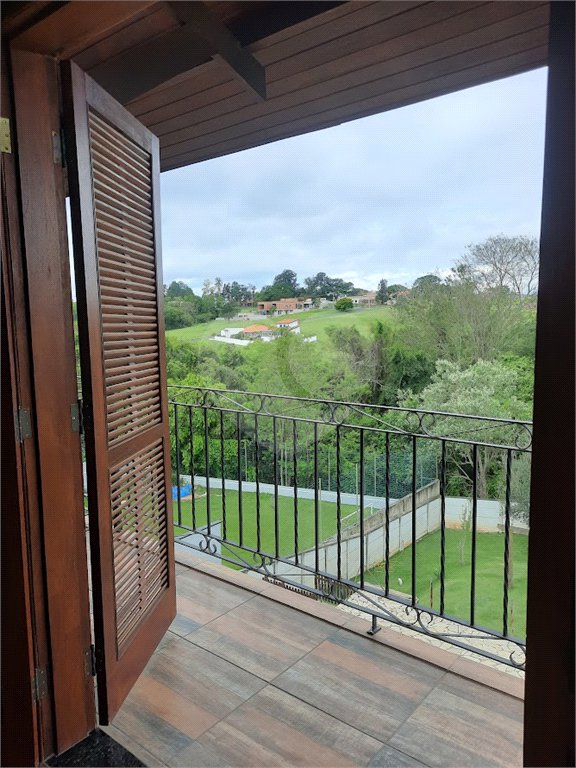 Casa à venda com 3 quartos, sendo 1 suíte,  no condomínio Village Ipanema 1, Araçoiaba da Serra - SP
