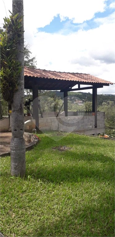 Casa à venda com 4 quartos, sendo 2 suítes, no condomínio Gleba II, Mairiporã - SP