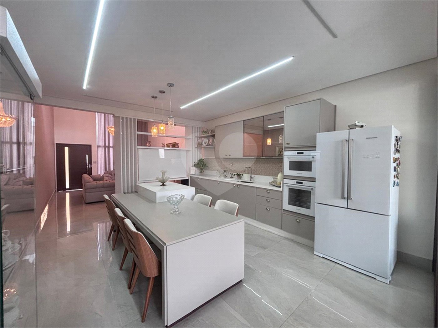 Casa à venda com 2 quartos, sendo 1 suíte, no condomínio Horizontes de Sorocaba, Sorocaba - SP