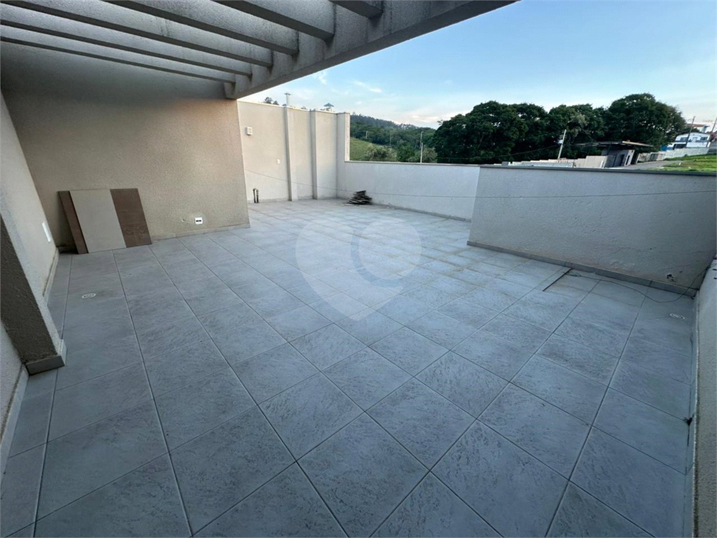 Apartamento à venda com 2 quartos, sendo 1 suíte, em Bairro do Cambará, São Roque, SP