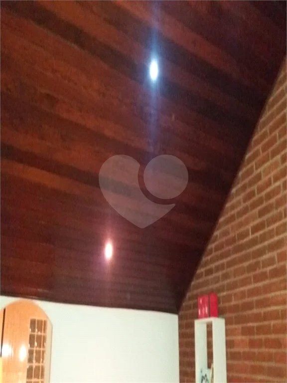 Sobrado à venda com 4 quartos, sendo 3 suítes, em Vila Irmãos Arnoni, São Paulo, SP