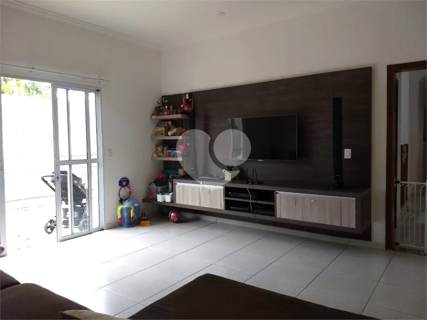 Casa à venda com 3 quartos, sendo 1 suíte, no condomínio Acmti - Colinas do Mosteiro, Terras de Itaici e Recanto dos Pássaros, Indaiatuba - SP