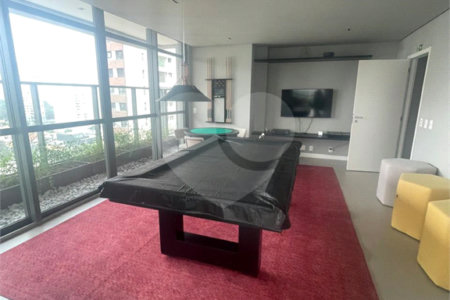 Apartamento à venda ou para alugar com 2 suítes em Jardim das Acácias, São Paulo, SP