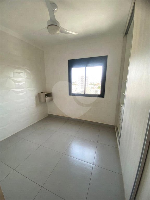 Apartamento à venda com 3 quartos, sendo 1 suíte,  em Vila Santana, Araraquara, SP