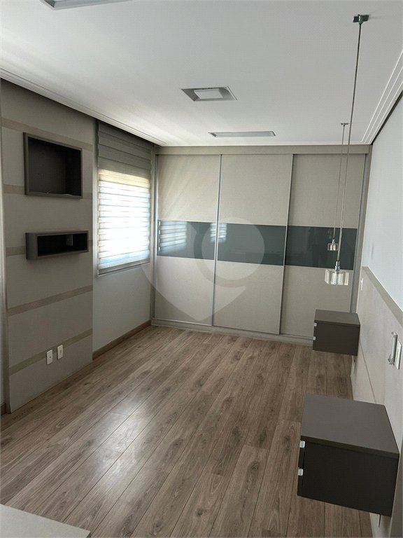 Apartamento à venda com 2 suítes em Vila Lúcia Elvira, São Paulo, SP