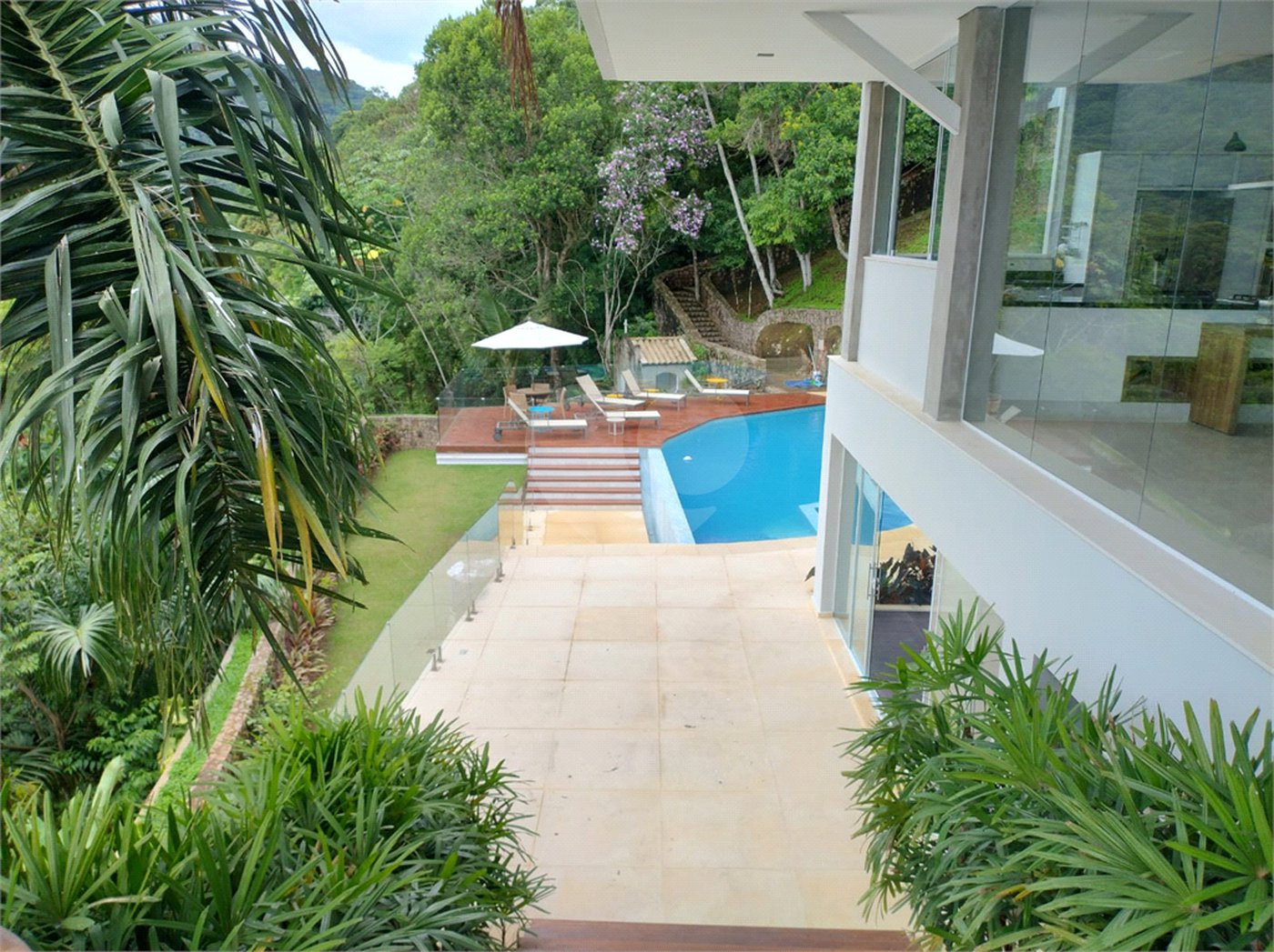 Casa à venda com 4 suítes em Praia Vermelha, Ubatuba, SP