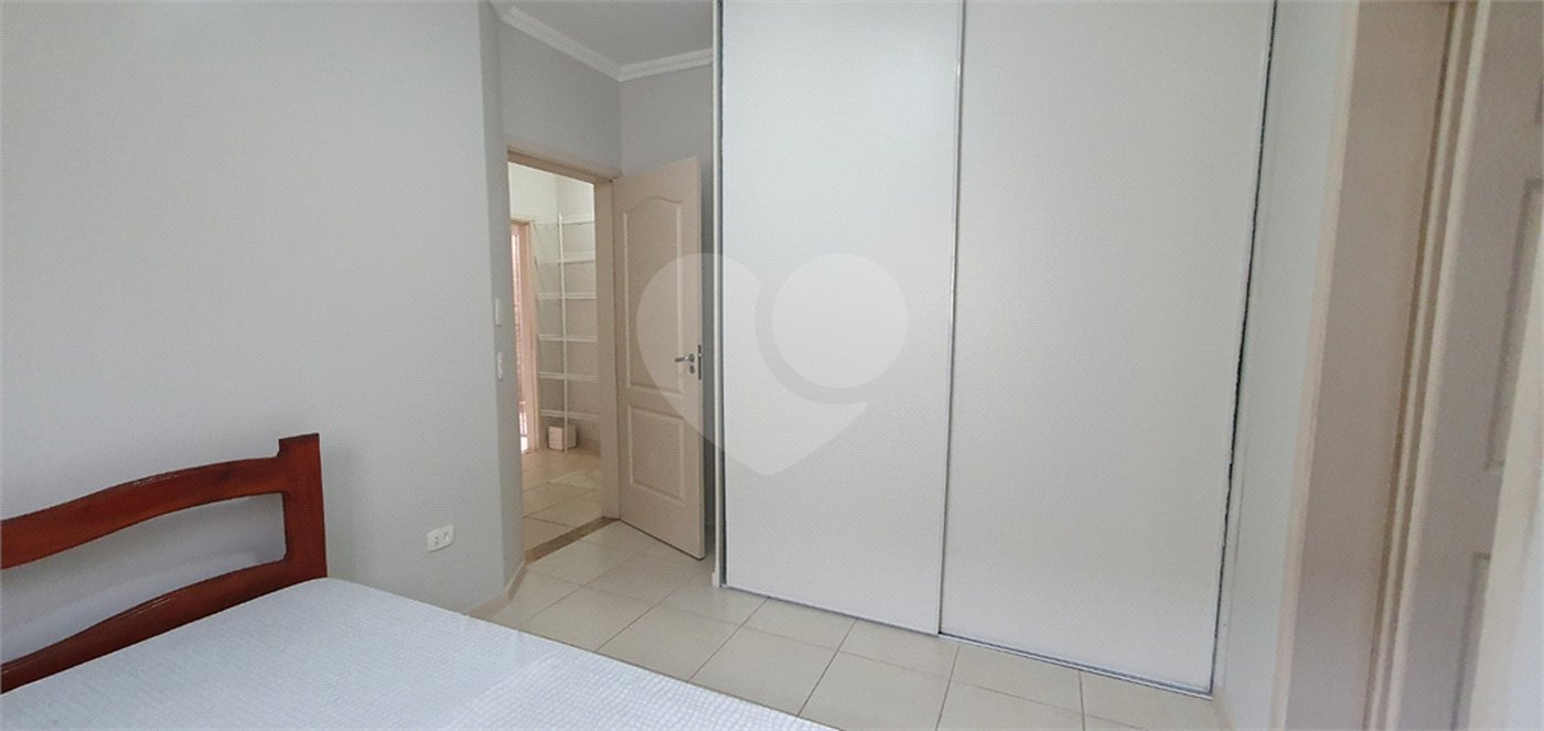 Casa à venda com 4 quartos, sendo 3 suítes, no condomínio Vila Inglesa, Sorocaba - SP