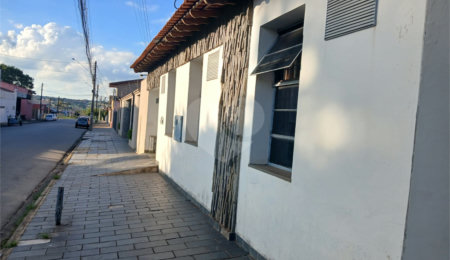 Casa à venda com 4 quartos, sendo 2 suítes,  em Parque da Lagoa, Itapetininga, SP
