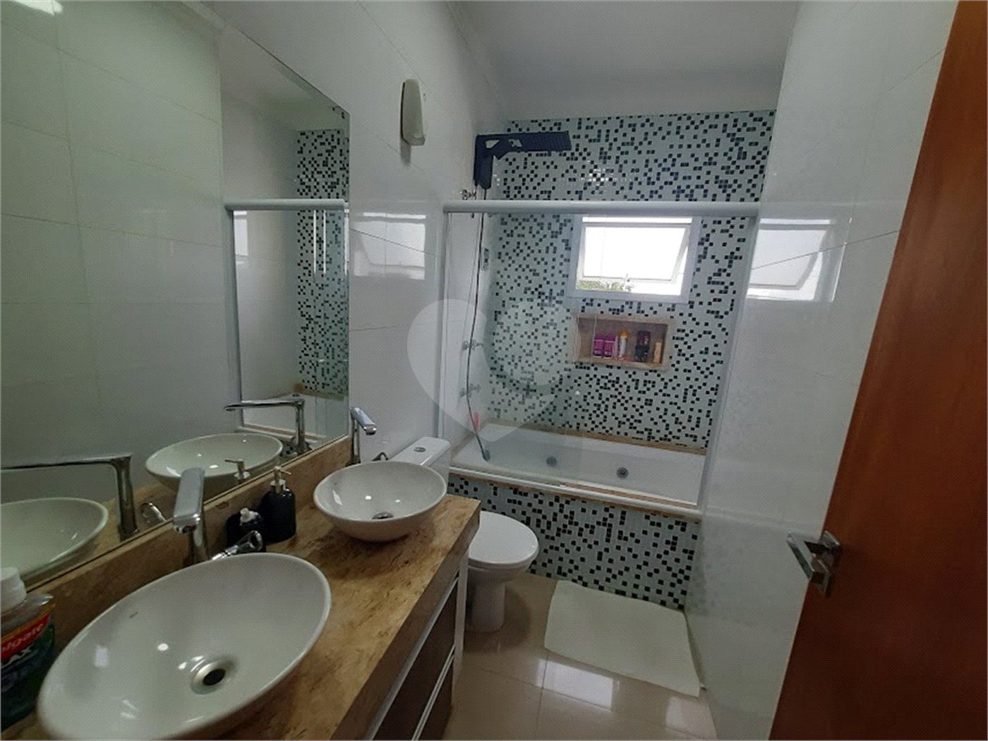Casa à venda com 3 quartos, sendo 1 suíte, no condomínio Golden Park Residence II, Sorocaba - SP