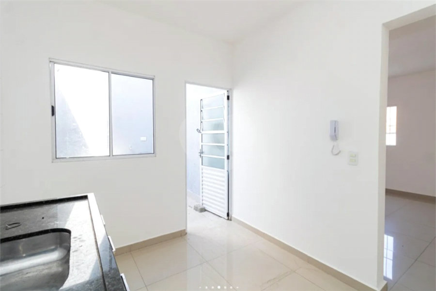 Casa à venda com 2 suítes no condomínio Dos Pássaros, São Paulo - SP