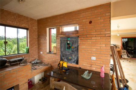 Casa à venda com 3 quartos, sendo 1 suíte,  em Alto da Serra (mailasqui), São Roque, SP