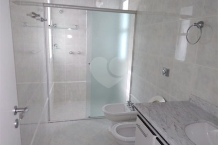 Casa à venda com 4 quartos, sendo 2 suítes,  em Vila Santista, Atibaia, SP
