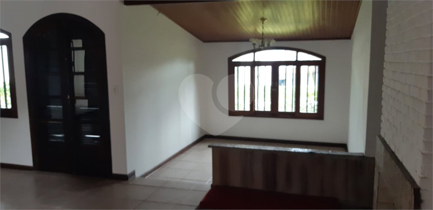 Casa à venda com 3 quartos, sendo 1 suíte, em Vila Santista, Atibaia, SP