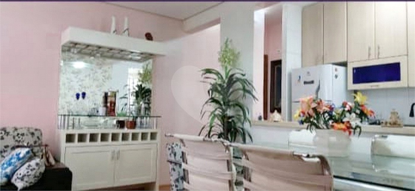 Apartamento à venda com 3 quartos, sendo 1 suíte,  em Vila Vermelha, São Paulo, SP
