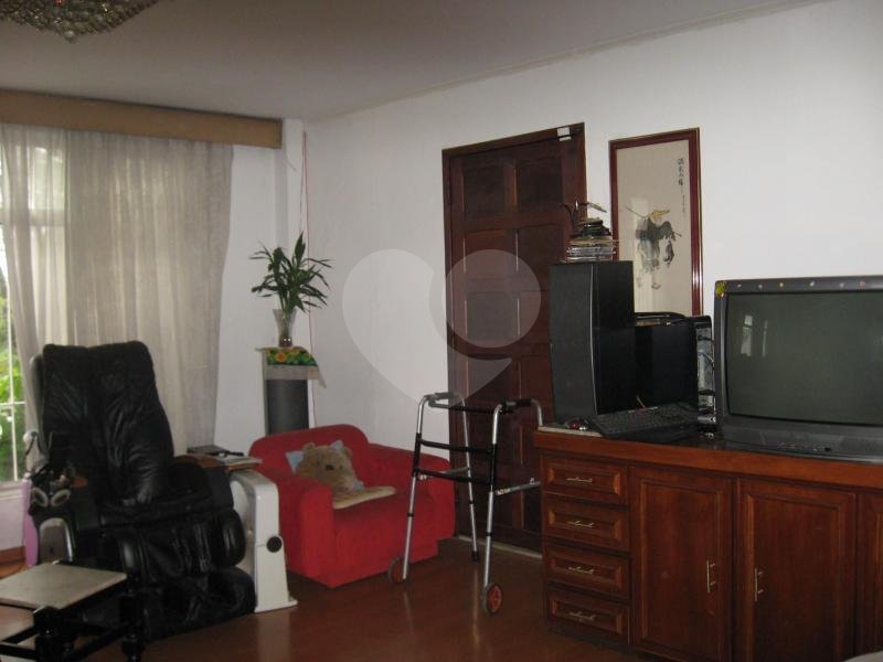 Sobrado à venda com 4 quartos, sendo 1 suíte, em Palmas do Tremembé, São Paulo, SP
