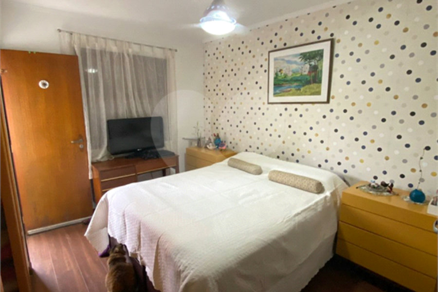 Casa à venda com 3 quartos, sendo 1 suíte, no condomínio Residencial Santa Teresinha, São Paulo - SP