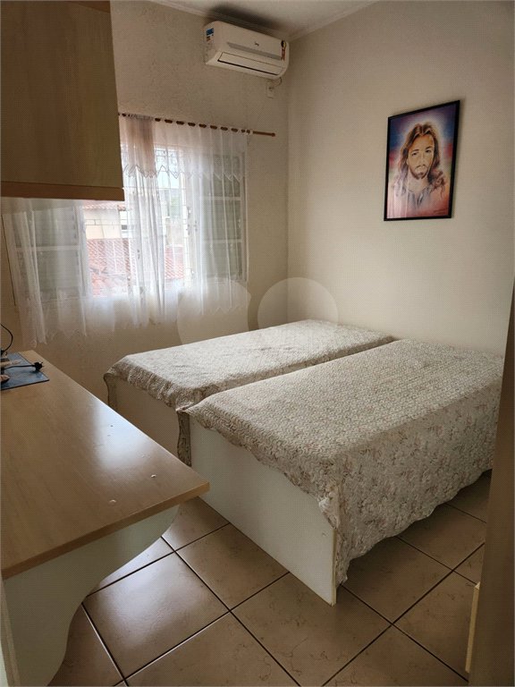 Sobrado à venda com 3 quartos, sendo 1 suíte, em Jardim Vale das Rosas, Araraquara, SP